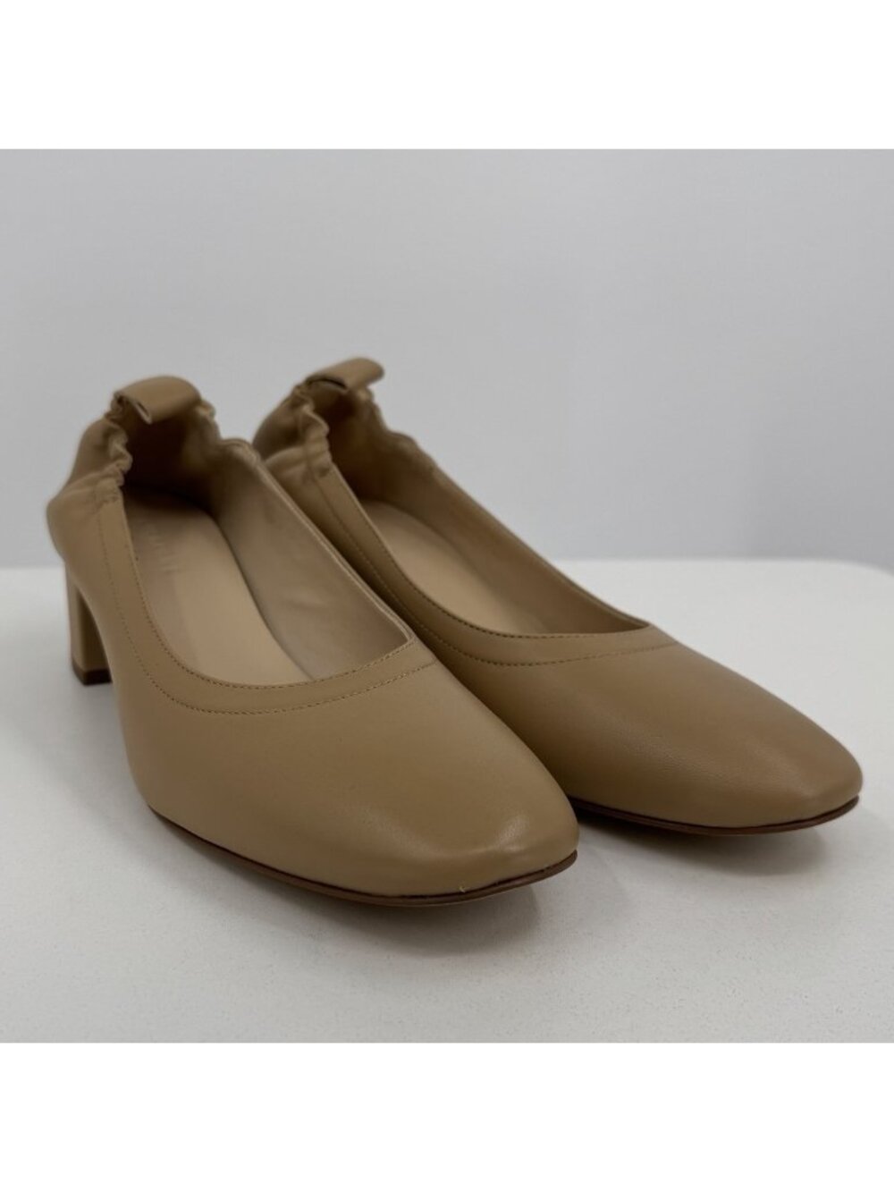 Everlane Italian Leather Day Heel Light Taupe 9 Women's Elastic Back Comfort
